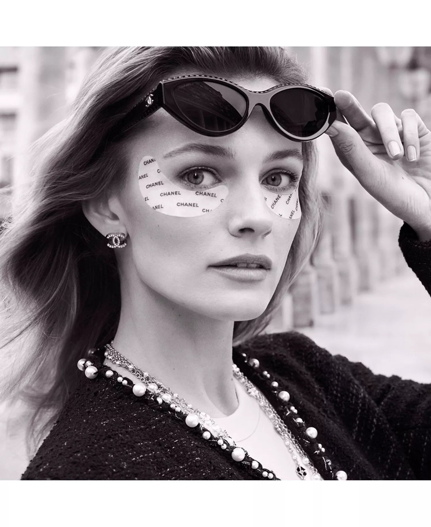 CHANEL LE LIFT FLASH EYE Tightening Effect Eye Patches, 10 pares