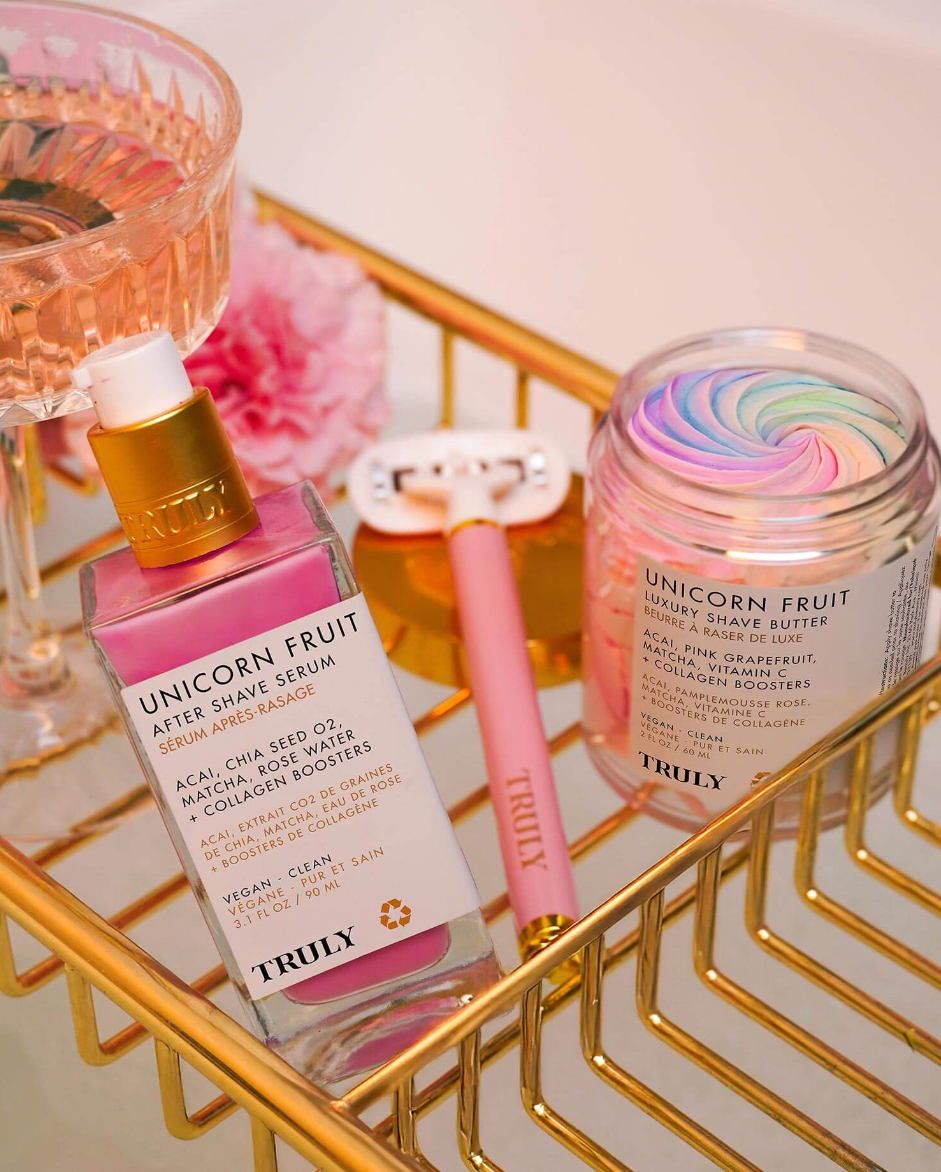 TRULY Unicorn Fruit Serum para después del afeitado