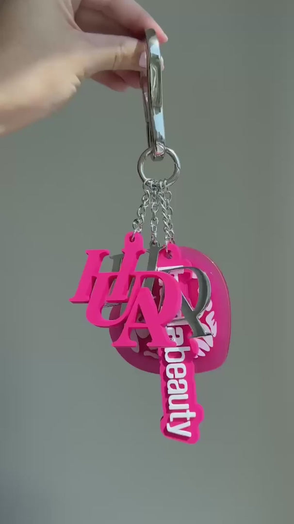 HUDA BEAUTY KEY CHARMS LLAVERO