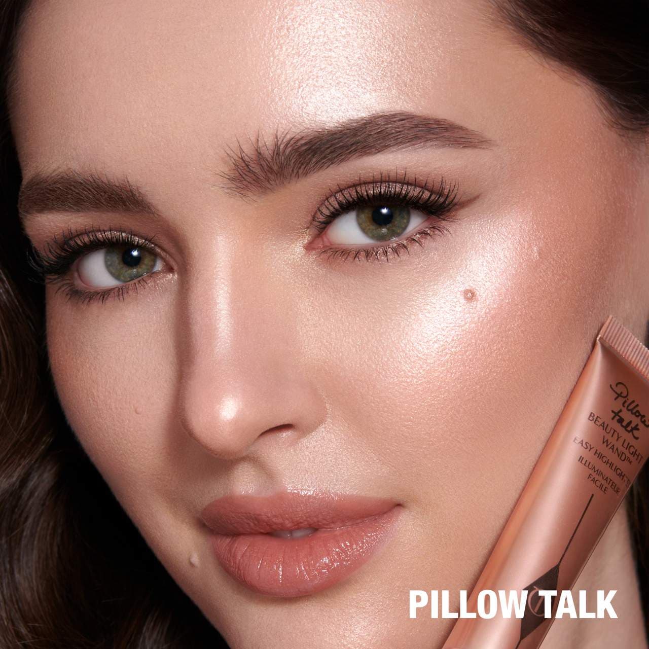 Charlotte Tilbury  Beauty Highlighter Wand
