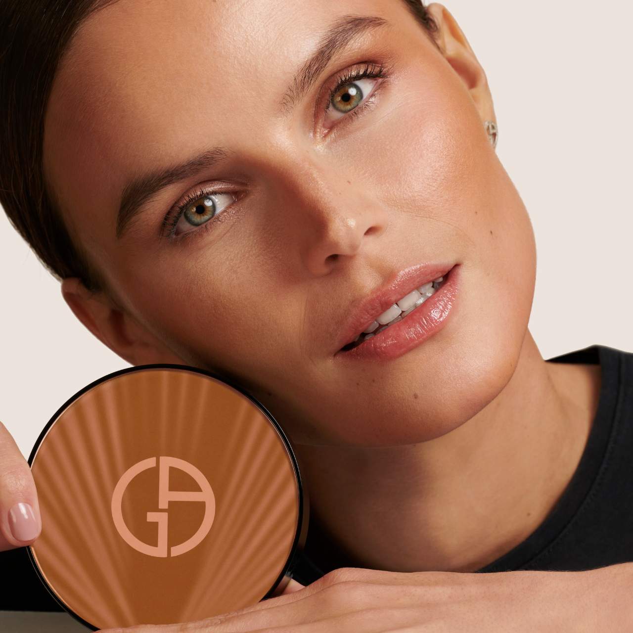 Armani Beauty  Luminous Silk Creamy Bronzing Powder