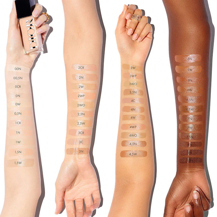 DIOR Forever Skin Glow Radiant Foundation - Uso e hidratación las 24 horas
